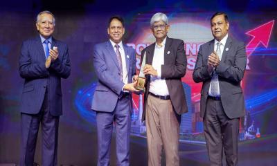 বাংলাদেশ বিজনেস অ্যাওয়ার্ডে আবারো বর্ষসেরা প্রতিষ্ঠানের সম্মাননা পেলো ওয়ালটন