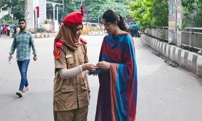 ভিপি প্রার্থী উমামার আইডি কার্ড যাচাই