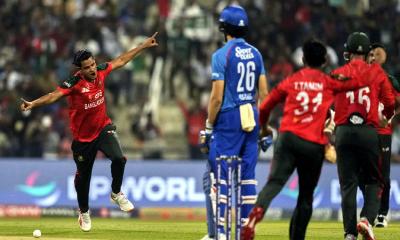 আফগানিস্তানকে হারিয়ে টিকে রইল বাংলাদেশ