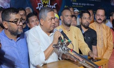 ফ্যাসিবাদী রূপে রাজনৈতিক ব্যাক্তিদের উপর নির্যাতন করলে এদেশের জনগণ মেনে নেবে না