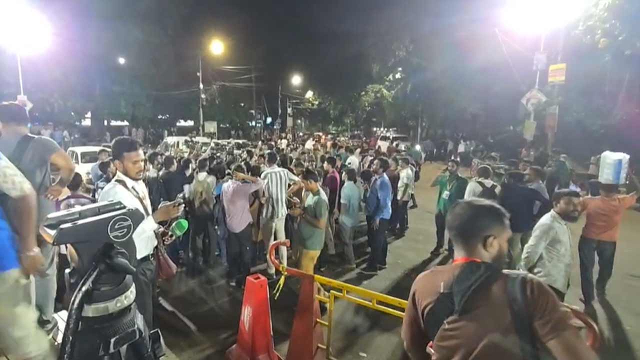 থমথমে ঢাবি ক্যাম্পাস, সতর্ক আইনশৃঙ্খলা বাহিনী