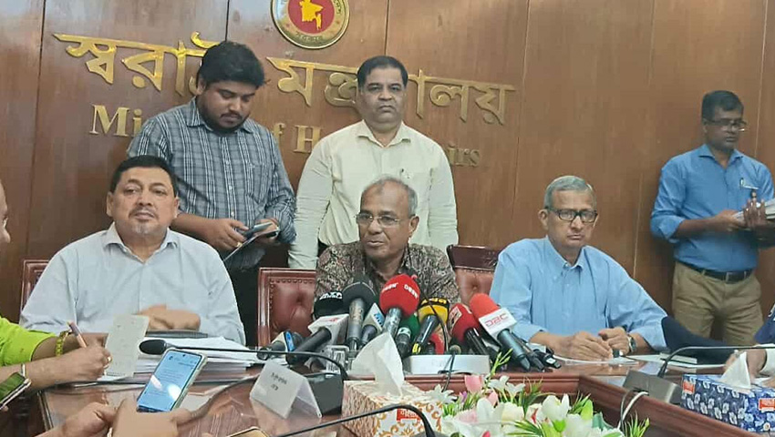 এবার ৩৩ হাজার মণ্ডপে হবে দুর্গাপূজা: স্বরাষ্ট্র উপদেষ্টা