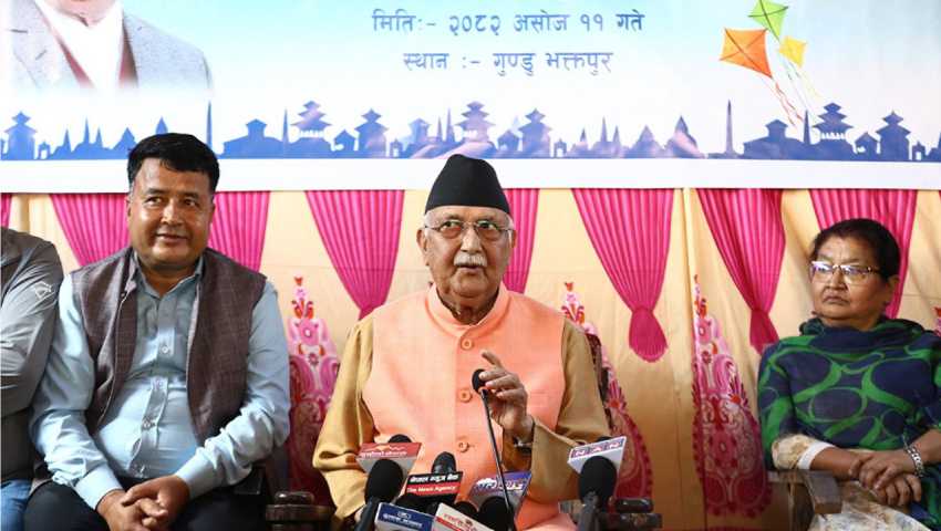 ক্ষমতাচ্যুত নেপালি প্রধানমন্ত্রীর প্রকাশ্যে দেশ না ছাড়ার ঘোষণা