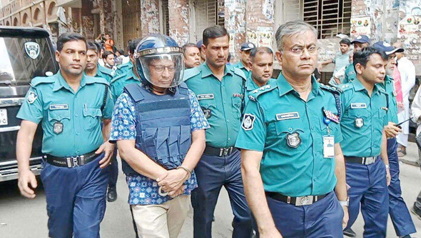 পুলিশকে প্রাণঘাতী অস্ত্র ব্যবহারের নির্দেশ দেন হাসিনা