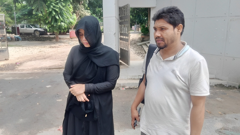 এনআইডি করতে এসে ধরা রোহিঙ্গা স্বামী-স্ত্রী