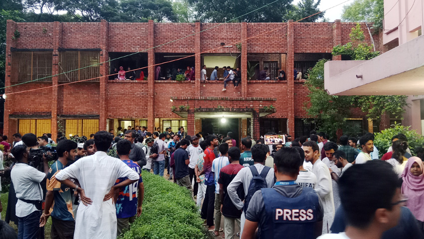 জাকসু নির্বাচনে কে কোন পদ পেলেন