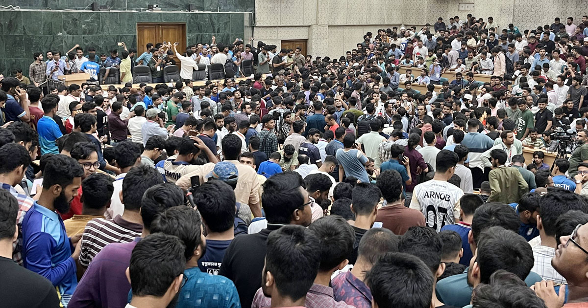 ডাকসু নির্বাচন: ফল প্রকাশের অপেক্ষা, ক্যাম্পাসে নিরাপত্তা বৃদ্ধি
